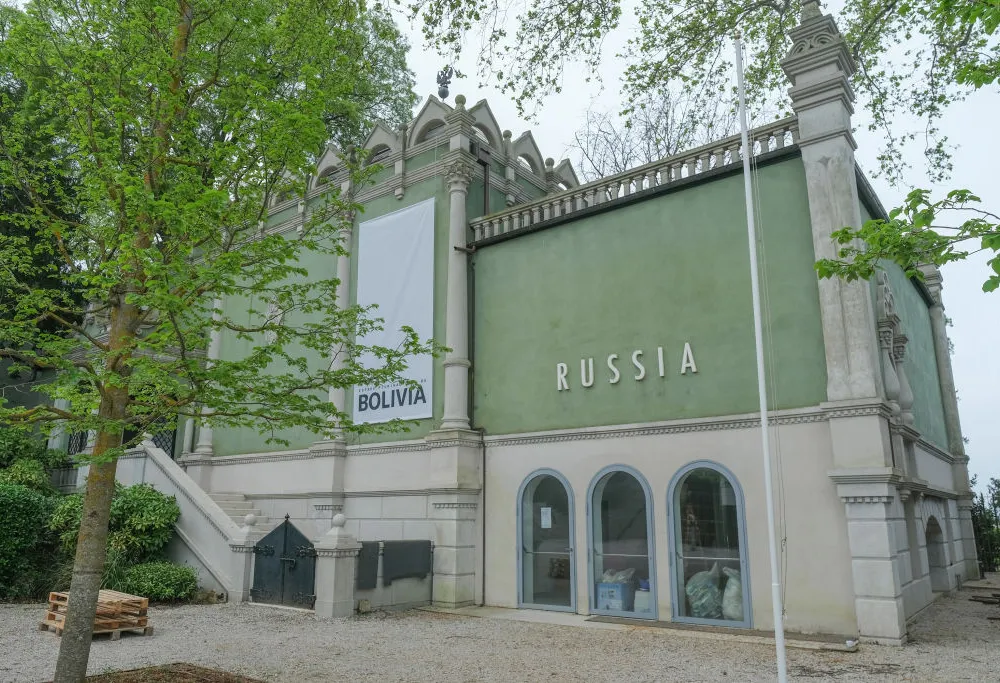 Финляндия отказывается от участия в Венецианской биеннале на фоне возобновления присутствия России.