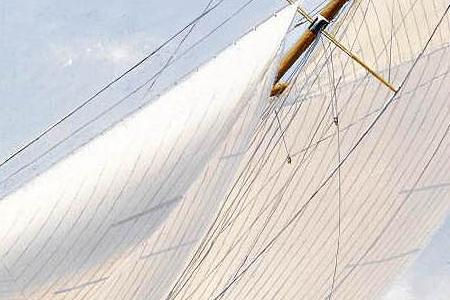 Фрагмент Britannia and Westward Racing off Cowes; Vigilant and Valkyrie II Americas Cup (2) 1893