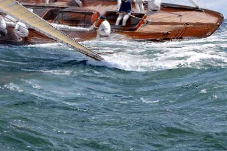 Фрагмент Hispania leads at the Gybe Mark, Solent, 1912