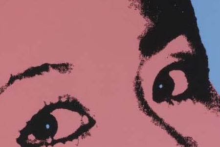 Фрагмент KIMIKO на голубом фоне