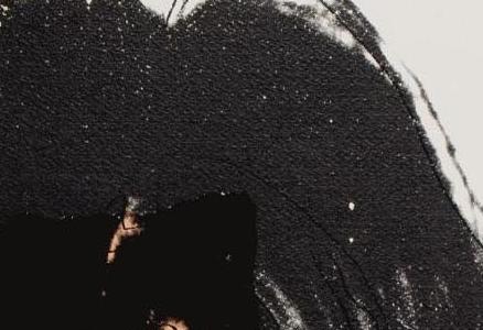 Фрагмент MICK JAGGER в бежевых тонах