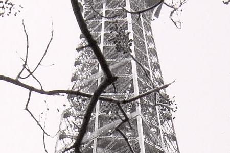Фрагмент Spring- La Tour Eiffel.