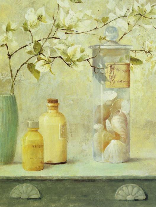 Натюрморт в салатовых тонах с белыми цветами